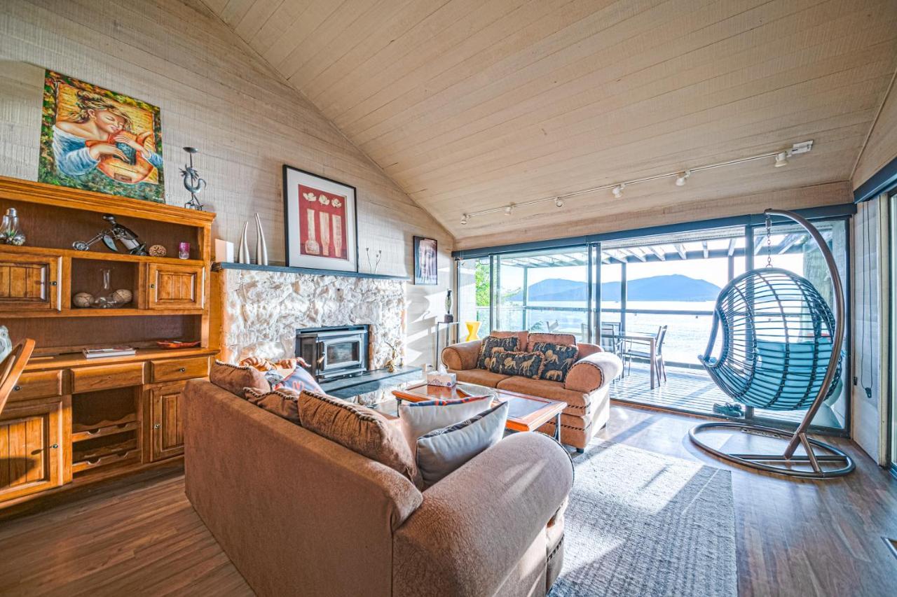 ווסט ונקובר Waterfront Cottage With Superb Coastline Views מראה חיצוני תמונה